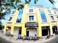 DS CoLive Peterongan Hotell i Lamper Kidul