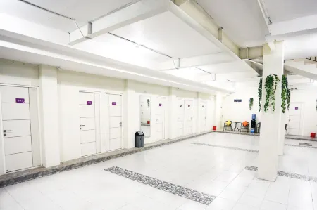 C Stone Hotel Отели в г. Kenjeran