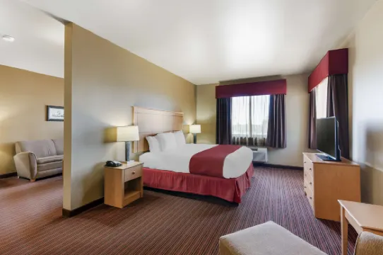 Best Western Golden Prairie Inn  Suites