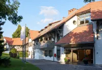 Normafa Hotel فنادق في Budaors