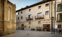 Palacio de Pujadas Hotels in Viana