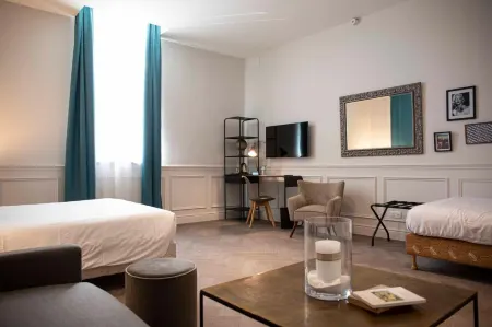 Hôtel Royal Отели рядом с достопримечательностью «Университет Монпелье»