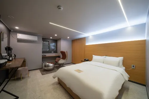 The on - Motels