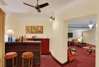 Ambassador Pallava - bar