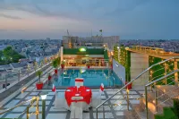 Sallow Royal Suites by Dew Drop - สระว่ายน้ำบนดาดฟ้า