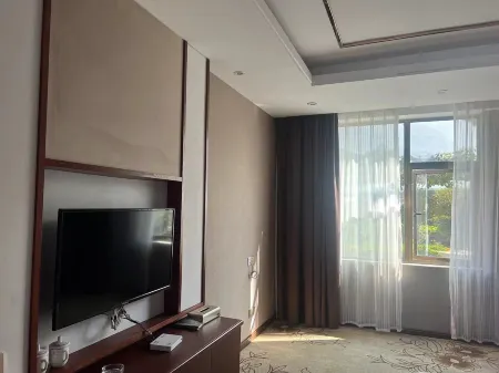 Fangdong Xiaoabao Featured Homestay (Gaotie Road)