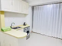 Hu Yijia's Cozy Cabin (Shiqiao Street)