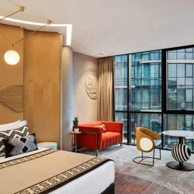 Paragraph Freedom Square, a Luxury Collection Hotel, Tbilisi Отели рядом с достопримечательностью «Парк 9 Апреля»