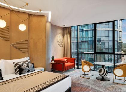 Paragraph Freedom Square, a Luxury Collection Hotel, Tbilisi