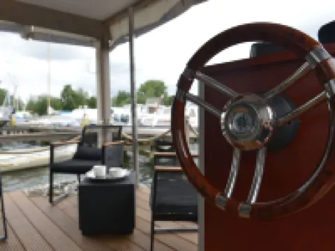 Time Out on the Havel - Houseboat "nautikhus" Hotels in Werder