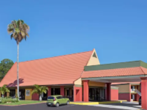 Days Inn by Wyndham Cocoa Cruiseport West at I-95/524 Hotels in Cocoa