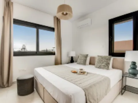 Sanders Only - Lovely 1-Bdr Apt with Two Balconies Hotels in Agios Athanasios