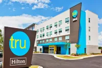 Tru by Hilton Auburn Hotel dekat Eckhart Park