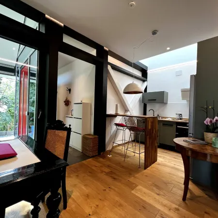 New Exclusive 2 Bedroom Apartment Hamburg Отели рядом с достопримечательностью «Харбург»
