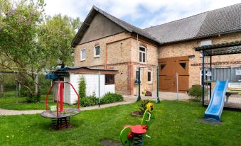 Lake View Apartment in Klein Pravtshagen Near Seabeach with Garden