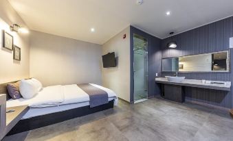 S& Hotel