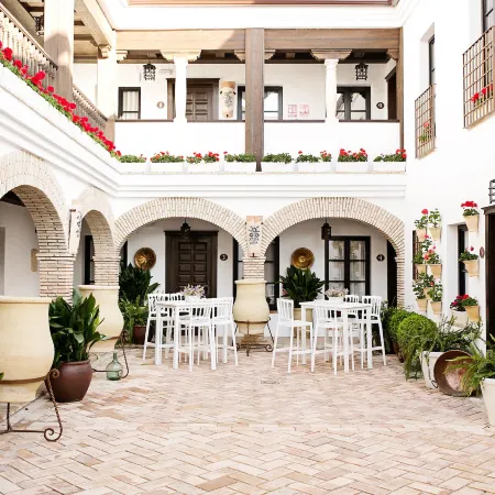 Suites la Posada de Pilar Отели рядом с достопримечательностью «Дворец Виана»