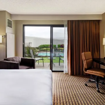 DoubleTree by Hilton Pleasanton at the Club