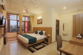Hotel Lemon Suites & Banquet Noida Sector 62