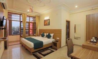 Hotel Lemon Suites & Banquet Noida Sector 62