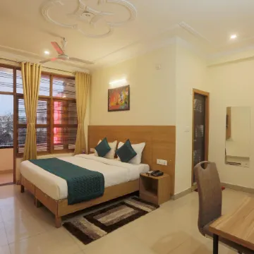 Hotel Lemon Suites & Banquet Noida Sector 62