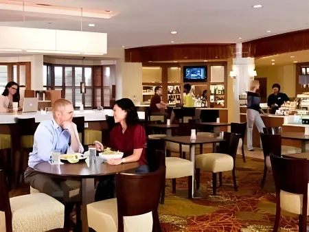 Courtyard Rochester Brighton Отели в г. Брайтон