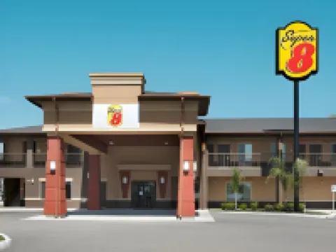 Super 8 by Wyndham Karnes City