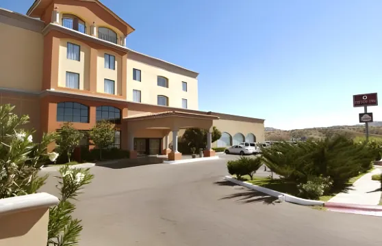 諾加利斯費斯塔旅館