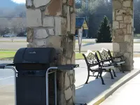 Conner Hill Motor Lodge - Motels