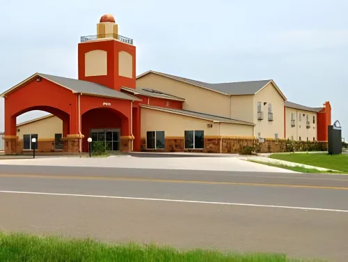 Super 8 by Wyndham Groesbeck