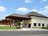 Pearsall Inn and Suites Hotels near Frio Pioneer Jail Museum