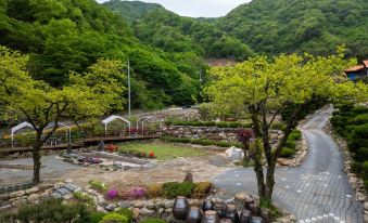 3. 하동 한옥펜션더..