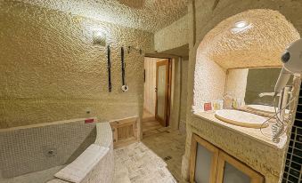 Sur Cave Hotel