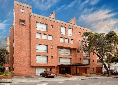 Cora 96 Street Apartments Hotels in 