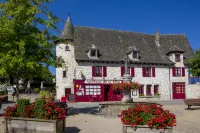 Demeures & Châteaux Auberge de la Tour - Hôtel & Restaurants - Marcolès Auvergne Hotels in Vitrac