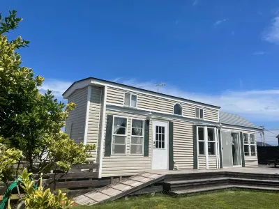 Front Yard Hotels near Aloha Garden Tateyama