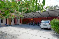 RedDoorz Near Mutiara Sis Al Jufrie Airport Palu Hotel dekat Mawar Merah Kost