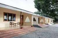 RedDoorz Near Baluran National Park Hotels near Alun-Alun Situbondo