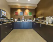Comfort Inn & Suites Edmonton International Airport - Breakfast