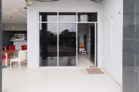 RedDoorz Syariah Near Lotte Grosir Medan