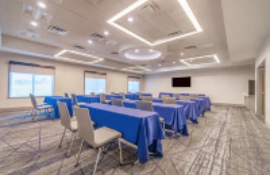 โรงแรม ฮอลิเดย์ อินน์ เอ็กซ์เพรส แอนด์ สวีทส์ แคนซัส ซิตี้ แอร์พอร์ต บาย IHG