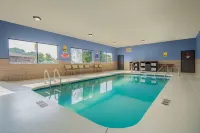 Days Inn & Suites by Wyndham Waterloo Hotels in Waterloo