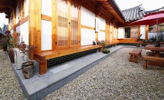 Jeonju Heungbuga Hanok Stay