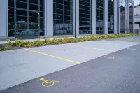 Hampton by Hilton Locarno - Parkplatz