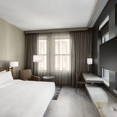 AC Hotel Kansas City Downtown Hotels near Arabia Steamboat Museum