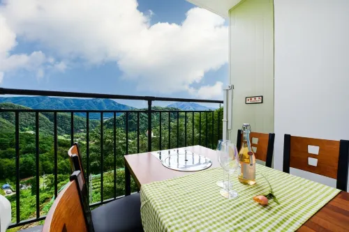 Between Sky and Land - Pet friendly