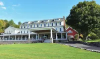Newfound Lake Inn Hotels in Ashland