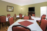Park Inn by Radisson Osoyoos - Pools