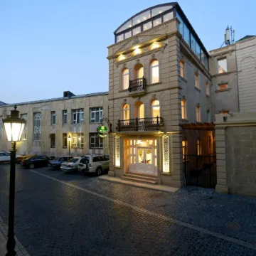 Old Street Boutique Hotel Отели рядом с достопримечательностью «Площадь Фонтанов»