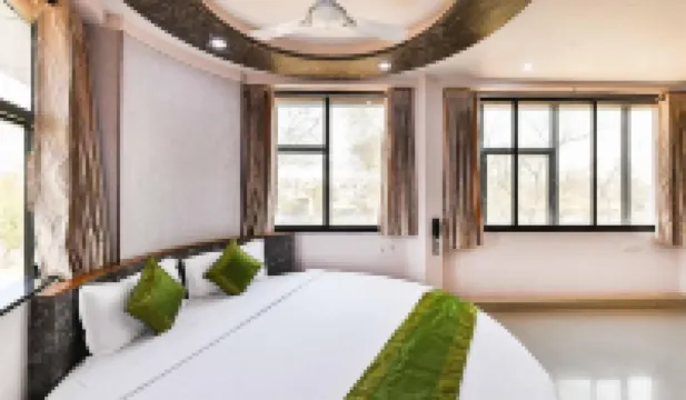 Skylon Hotel Hotels near HEC Exhibition Centre